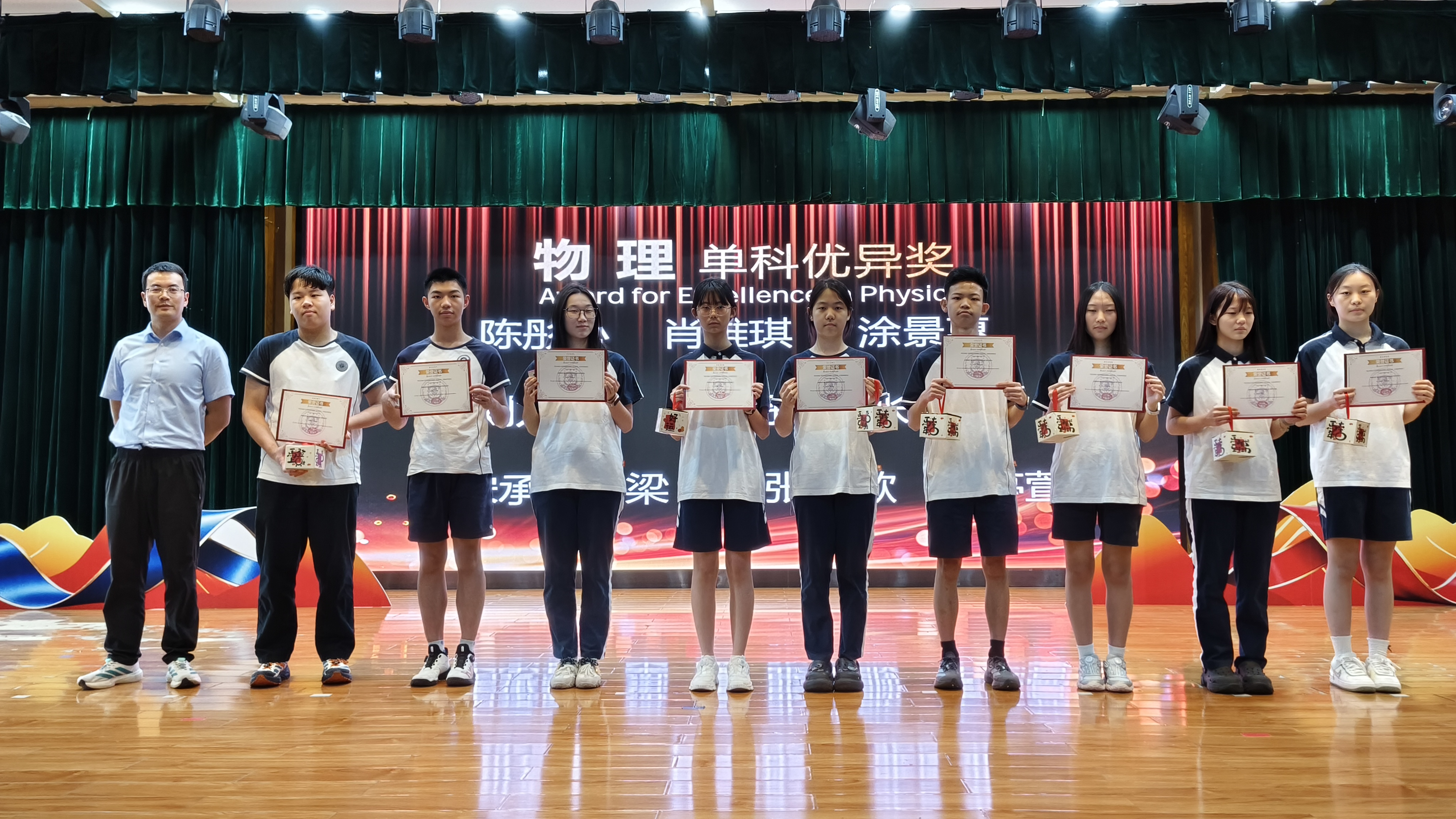 d13d655262b8f2130901499d0772368d_origin(1).jpg