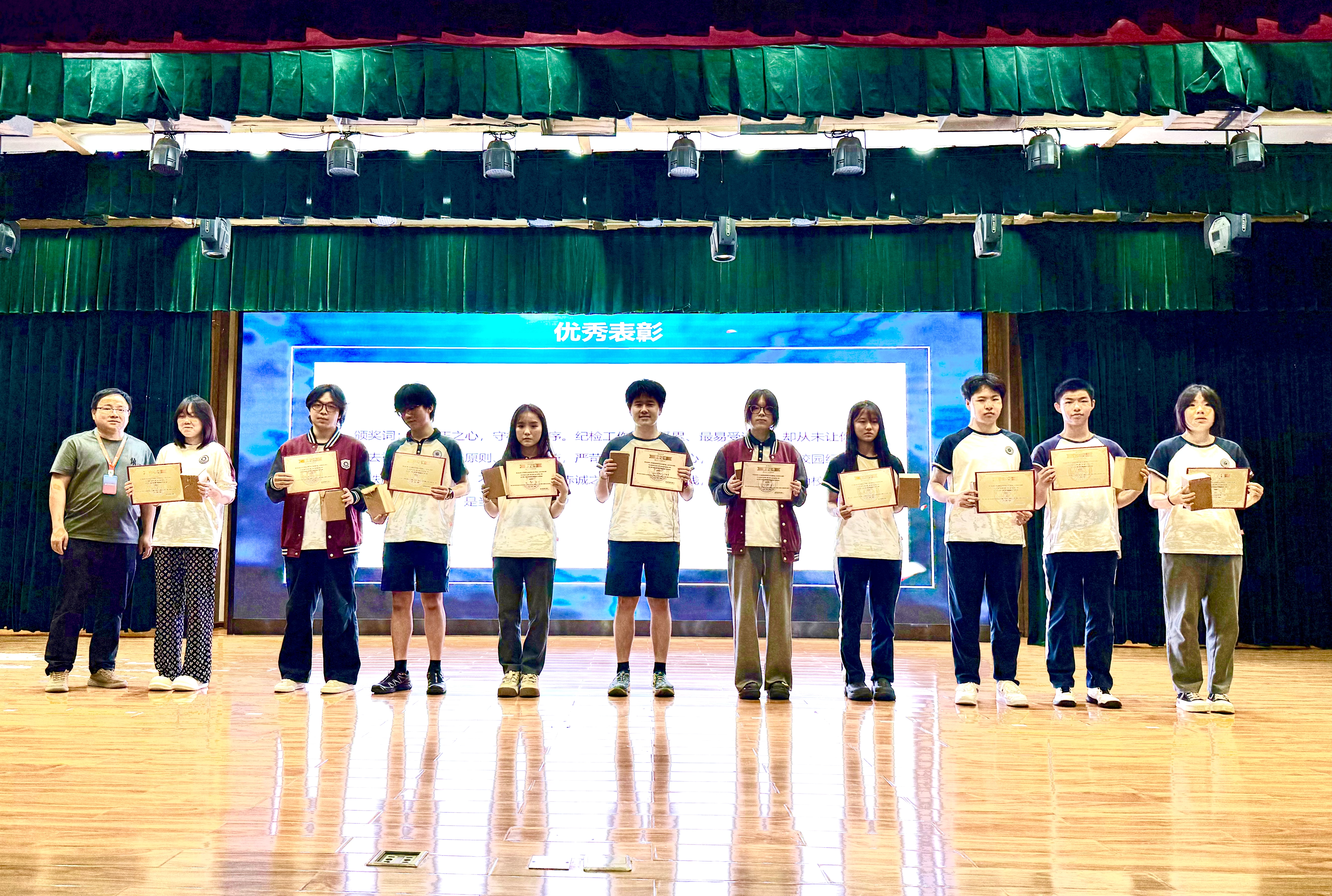 be1a5d1c-ec9f-440a-af57-31ec8675e6d8.jpg